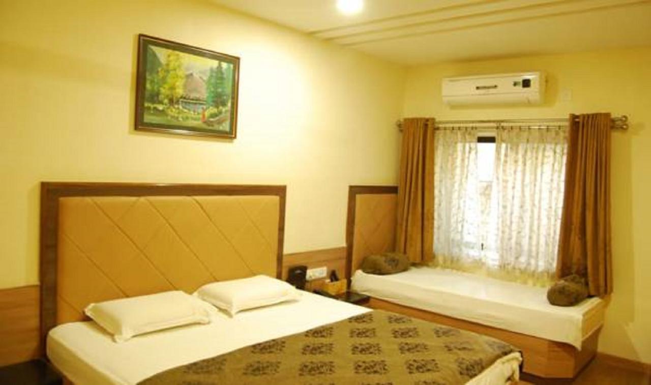 Hotel Savera Palace Mount Abu Exterior photo