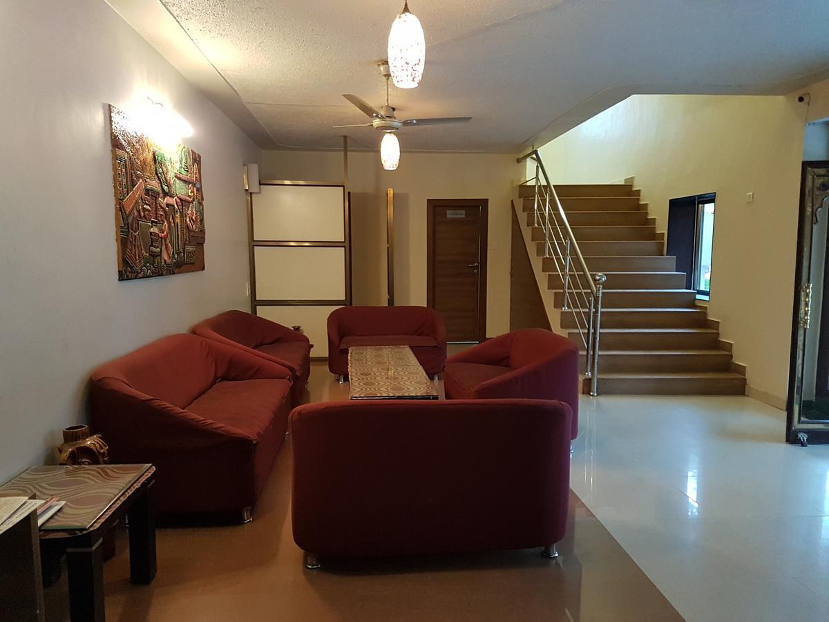 Hotel Savera Palace Mount Abu Exterior photo